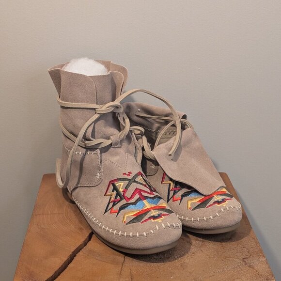 Toms Zahara Tribal Suede Moccasin Bootie Embroidery Southwest Western - Size 9 - Picture 1 of 10